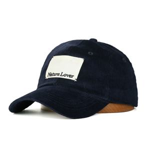 Casquette de baseball en velours côtelé de haute qualité personnalisée par le fabricant, casquette basique pour femmes - Product Image 5