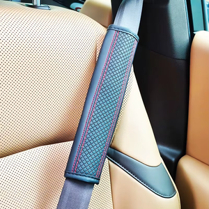 Protetores de Cinto de Segurança Universal Coolter em PU Respirável com 2 Pontos de Apoio para Ombro e Design Automotivo em Relevo Modelo Z172 - Product Image 2