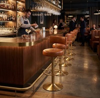 Tabouret de bar vintage en cuir avec dossier, pivotant et réglable en hauteur, en métal doré, pour restaurant et comptoir de bar