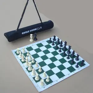 プラスチックチェスセット大型20 "x20" ロールアップトラベルチェス、持ち運びに便利なショルダーストラップ付きキャリーチューブ