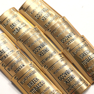 Etiquetas Curvas <span class=keywords><strong>de</strong></span> Estilo Industrial, Etiquetas <span class=keywords><strong>de</strong></span> Perfume <span class=keywords><strong>de</strong></span> Metal Cepillado con Borde Remachado, Pegatinas Personalizadas con Lámina Dorada - Product Image 4