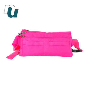 Bolsa de Cintura Moderna y Fresca Color Carmine Rosa, Accesorio Elegante para Chicas, Bolsa para Guardar el Teléfono Inteligente - Product Image 2