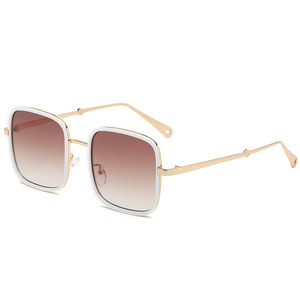 <span class=keywords><strong>Gafas</strong></span> de Sol Polarizadas Cuadradas con Montura Metálica Sin Aro, Ligeras, con Logotipo Personalizado, Ajustables, Diseño Moderno 2025, Unisex - Product Image 4