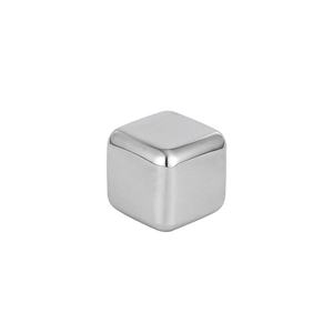 ערכת מתנה מותאמת אישית בקבוק בצורת 304 נירוסטה קוביות קרח ויסקי אבנים ויסקי מצמרר כלים עמיד - Product Image 1