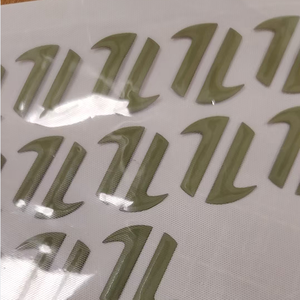 Étiquettes de vêtements en caoutchouc 3D durables avec logo de marque en relief personnalisé, étiquettes de vêtements en silicone à transfert thermique pour vêtements - Product Image 3