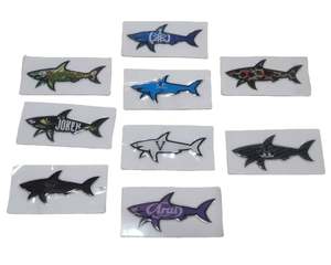 Autocollant 3D Paul Shark 2025 – Logo étanche, motif dessin animé, autocollant décoratif, vente en gros, autocollant d'inventaire - Product Image 1