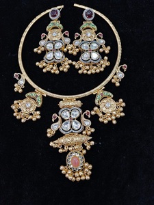 Conjunto de Joyería Rajwadi Kundan con Collar y Pendientes, Joyería Tradicional India para Novias, Diseño Étnico para Fiestas - Product Image 3