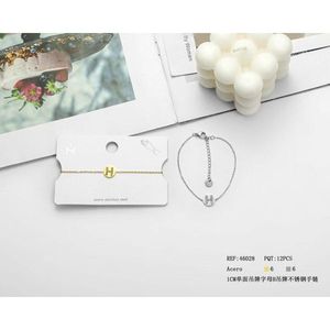 Bracciale in Acciaio Inossidabile con Lettera H, Charm con Etichetta Singola da 1 Cm, Gioielleria Fine - Product Image 1