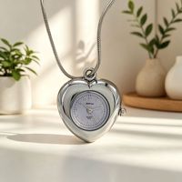 Nouvelle montre pour femme en alliage en forme de cœur, accessoire romantique, collier tendance, mouvement à quartz, best-seller transfrontalier sur AliExpress