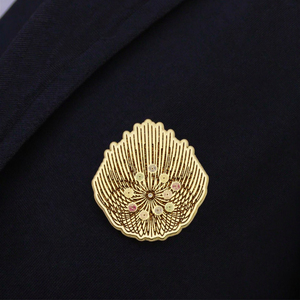 Sản Xuất Nhà Máy Vàng Mạ Long Lanh Thiết Kế Thời Trang Dễ Thương <span class=keywords><strong>Pin</strong></span> Huy Hiệu Tùy Chỉnh Bồ Công Anh Men Hoa Ve Áo Pins - Product Image 1