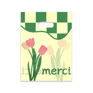 Sacs <span class=keywords><strong>de</strong></span> remerciement en plastique HOYO à imprimé floral lys rouge, sacs à poignée découpée avec inscription dorée pour <span class=keywords><strong>les</strong></span> magasins <span class=keywords><strong>de</strong></span> détail et <span class=keywords><strong>les</strong></span> boutiques - Product Image 4