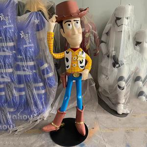 Personalizzato in fibra di vetro sceriffo in resina legnosa artigianato giocattolo rosso statua ispirata al film per <span class=keywords><strong>la</strong></span> decorazione della casa e del giardino - Product Image 6