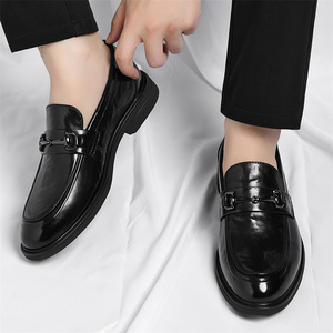 Mocassins en cuir véritable pour hommes, bout rond, à enfiler, semelle en caoutchouc antidérapante, chaussures de mariage, mode automne, marron - Product Image 4