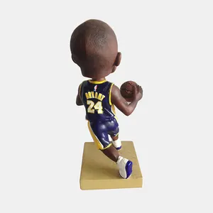 Bobblehead de basketball en résine personnalisé Bobble Head Kobe Bryant pour cadeau souvenir