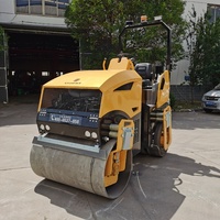 Rouleau compacteur vibrant ST3500, double tambour en acier, alimenté par un moteur Kubota pour l'ingénierie municipale