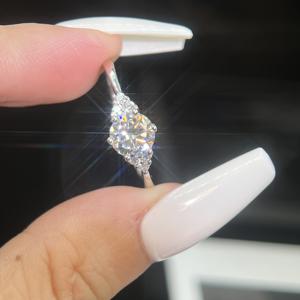 بيع بالجملة 1 قيراط مويسانيتي للنساء vs D اللون شكل ملتوي S925 الفضة المشاركة حفلات الروديوم - Product Image 2