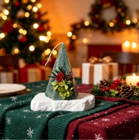 Großhandel Hochwertige Handgemachte Weihnachtsbaum-förmige Duftkerzen Einzigartige Form Heimdekoration für Feiertage Wohnraumdekoration