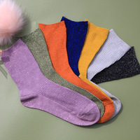 Chaussettes brillantes en fil argenté et doré à la mode en gros pour femmes