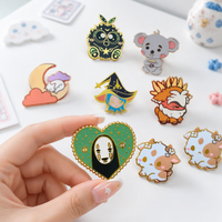 Épingles à revers en émail dur personnalisées, sans minimum de commande, avec logo en métal plaqué or, motifs mignons de dessins animés et d'anime, pour souvenirs d'entreprise