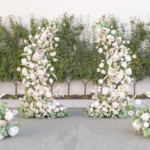 Telón de fondo con forma de corazón para eventos, suministros decorativos de flores de seda, rosas artificiales, boda, gran oferta, KCFA-016, venta al por mayor - Product Image 1
