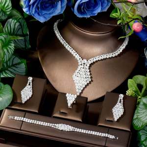 Ensemble d'accessoires de luxe discret CZ zircone un oeil collier réconfortant boucles d'oreilles mariée mariage cadeau fête S-140 - Product Image 1