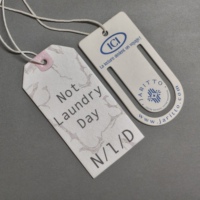 Étiquettes en papier imprimées ZP-Custom avec logo en relief Étiquettes de vêtement en matériau recyclé Étiquettes volantes en papier écologique pour vêtements et sacs à main