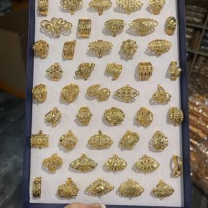 Bague de mariage en or plaqué 24 carats pour homme et femme, design de bijoux tendance, vente en gros - Product Image 3