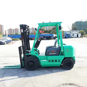 Chariot élévateur Mitsubishi S4S 3 tonnes à moteur thermique, mât 3 étages, pneus pleins, 1,22 m, équipement de construction - Product Image 2