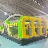 Parcours d'obstacles gonflable pour adultes Jeu d'obstacles rotatifs gonflables Pistolet Nerf Obstacle gonflable