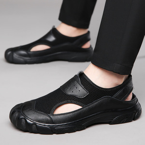 Men's Hollow-Out Mesh Sandals Black And Brown Slip-On Breathable Closed-Toe <b>Flat</b> Shoes For <b>Summer</b> Casual Wear - Product Image 4