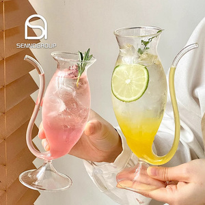 ユニークな透明な吸血鬼カクテル湾曲した麦わらガラスマティーニゴブレット喫煙パイプカクテルグラスバー用 - Product Image 1