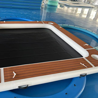 Plateforme flottante carrée gonflable avec centre en maille, hamac aquatique gonflable en teck pour le plaisir estival sur le lac