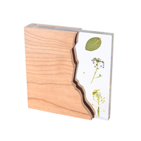 Récompense personnalisée en bois et acrylique irrégulière avec fleurs séchées véritables et spécimens de fougères – Cadeaux d'entreprise sur le thème de la nature