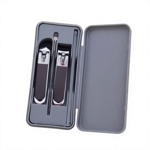 Ensemble de manucure et pédicure 4 pièces, kit de coupe-ongles avec fourchette à cuticules et séparateur d'orteils, étui de rangement portable - Product Image 4