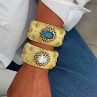 Ensemble de bijoux plaqué or 18 carats avec zircon coloré, bague artisanale brossée antique, bracelet, ensemble de bijoux luxueux pour femmes