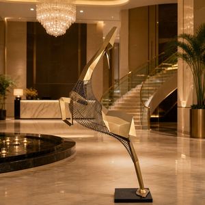 Escultura Abstracta Tradicional de Feng Shui en Acero Inoxidable con Acabado Dorado Pulido, Forma de Coral Orgánico, Rejilla Paramétrica Moderna - Product Image 4