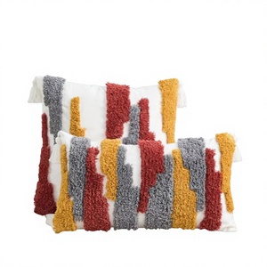 Taie d'oreiller touffetée personnalisée Boho de luxe décoration de salon à personnaliser avec un oreiller Boho de TEXTILES INDIENS H/L - Product Image 1