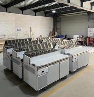 Table de préparation de sandwichs et de pizzas avec comptoir en marbre et réfrigérateur à 3 portes pour restaurant de restauration rapide