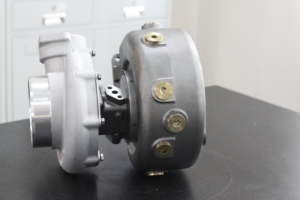 Оригинальный новый морской турбокомпрессор GP J135A 1001619228 для двигателя Weichai BAUDOUIN 6M33D, 495 кВт/1800 об/мин, гарантия 2 года - Product Image 2