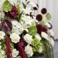 Bunga Artificial Burgundy Hijau Putih Lily Anthurium Hydrangea untuk Dekorasi Lorong Pernikahan, Panggung, dan Lantai