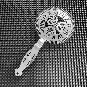 ที่กรองค็อกเทลสแตนเลส Hawthorne Bar Strainer พร้อมสปริงลวด 100 เส้น สำหรับบาร์เทนเดอร์ มิกโซโลจิสต์ บาร์ ร้านอาหาร และใช้ในบ้าน - Product Image 4