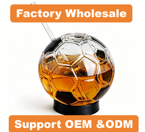 Verre à bière en forme de ballon de football, tasse en forme de ballon de football avec paille pour bar, restaurant, cadeau, vente en gros - Product Image 6