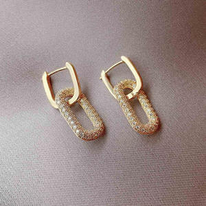 Pendientes de Aro Redondos Minimalistas con Baño de Oro, Joyería Geométrica para Mujer, Estilo Individualista, Dropshipping Shopify - Product Image 2
