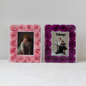 Cadeau de la Saint-Valentin, roses éternelles préservées, acrylique, naturelles, immortelles, éternelles, dans un cadre Fleur - Product Image 1