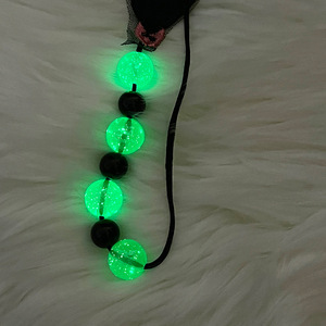 Tanga Sexy de Encaje Negro Ding Zhi Mei con Cuentas que Brillan en la Oscuridad, Accesorio Íntimo para Mujer - Product Image 3