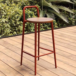 Tabouret <span class=keywords><strong>de</strong></span> <span class=keywords><strong>bar</strong></span> <span class=keywords><strong>de</strong></span> luxe léger avec dossier <span class=keywords><strong>chaise</strong></span> <span class=keywords><strong>de</strong></span> <span class=keywords><strong>bar</strong></span> en <span class=keywords><strong>fer</strong></span> moderne chaises <span class=keywords><strong>de</strong></span> salon tabouret <span class=keywords><strong>de</strong></span> <span class=keywords><strong>bar</strong></span> <span class=keywords><strong>chaise</strong></span> haute - Product Image 1