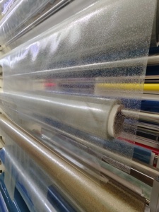 Rollos de Película de PVC Transparente, Impermeable, Suave, Azul, de Bajo Precio y Buena Calidad, Diseño Personalizado, Plástico Colorido - Product Image 4