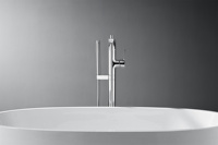 Ensemble de robinetterie pour baignoire autoportante en acier inoxydable chromé poli moderne, robinet de baignoire à montage au sol, kit de douche pluie, doux