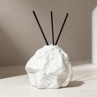 C & H Diffuseur d'huiles essentielles en céramique d'aromathérapie pour l'intérieur, ensemble de roseaux en rotin, bouteille avec bâtons de diffuseur pour la décoration de la maison