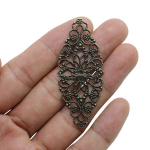 Libro <span class=keywords><strong>de</strong></span> recortes esquina ornamento joyería caja <span class=keywords><strong>de</strong></span> regalo álbum cubierta decorativa protectores <span class=keywords><strong>de</strong></span> esquina <span class=keywords><strong>de</strong></span> Metal para joyería encanto <span class=keywords><strong>colgante</strong></span> - Product Image 4